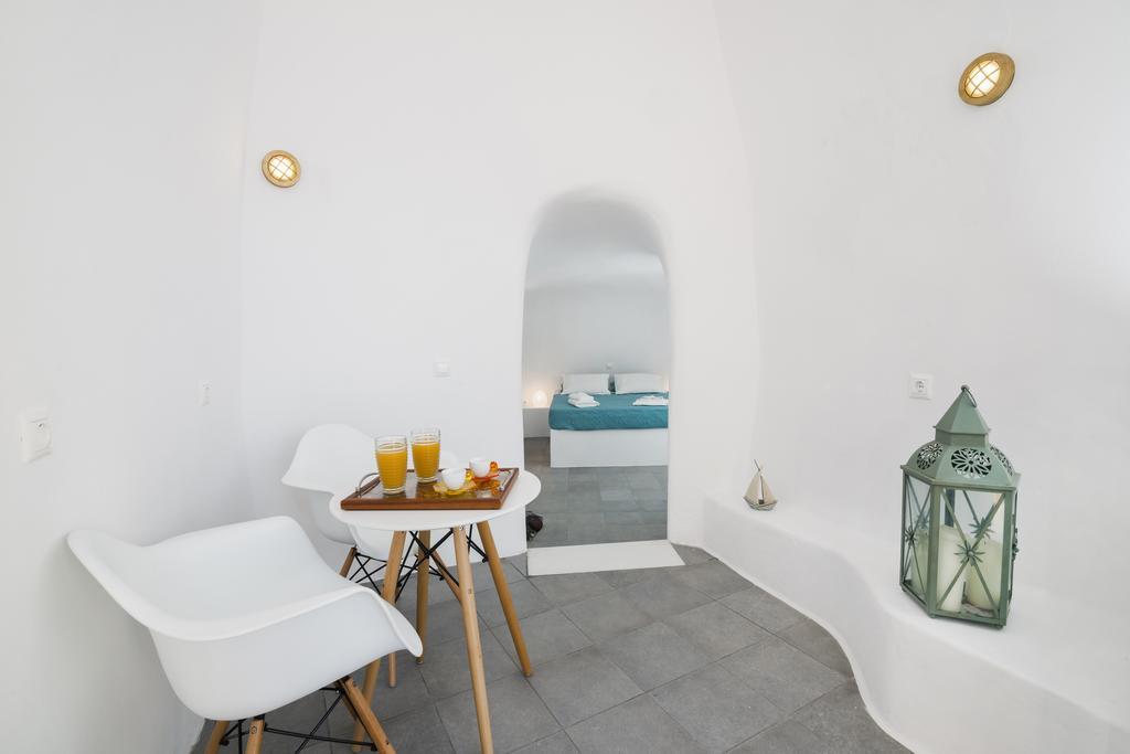 Horizon Aeifos Suites Οία Δωμάτιο φωτογραφία